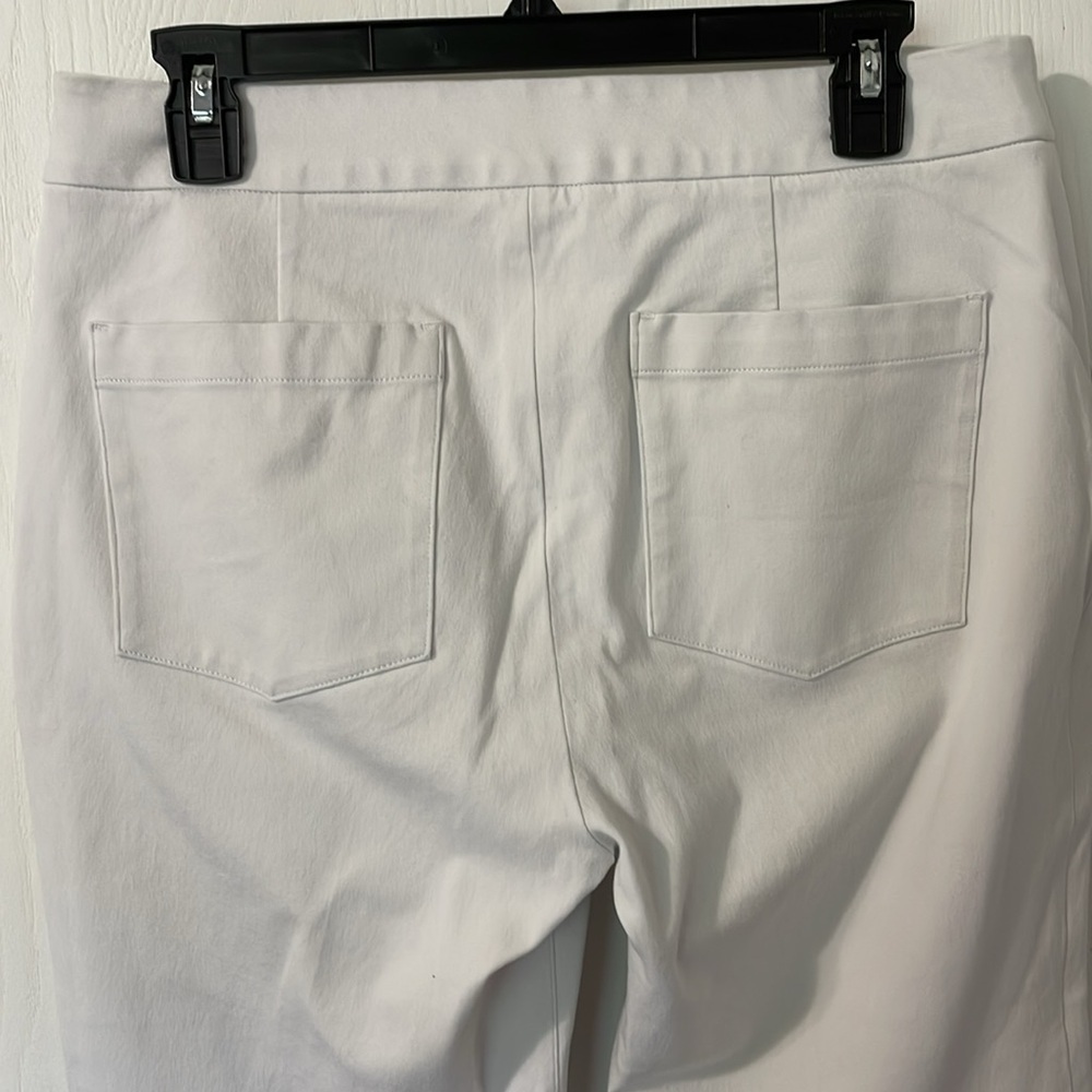 SPANX Like New White Flare Capris with Elastic Waistband Size Large - Picture 5 of 7